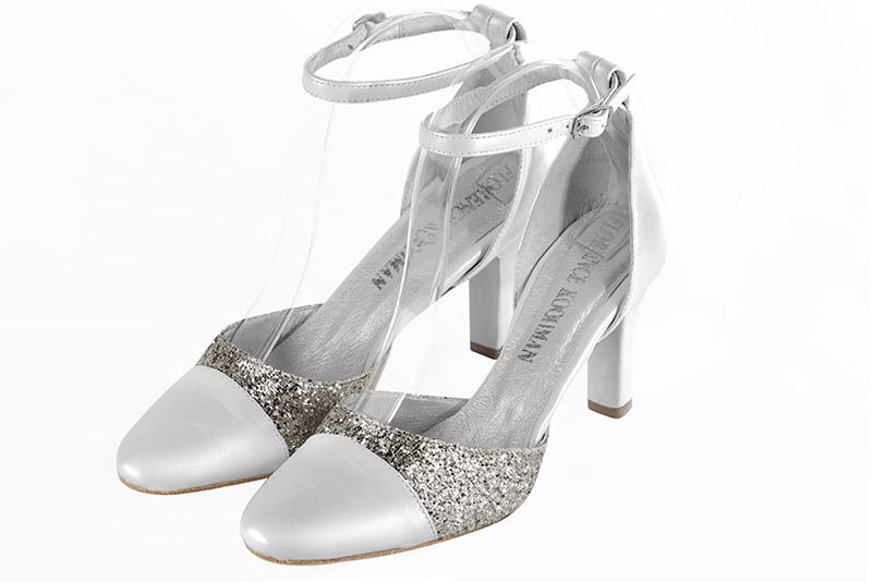 Light silver women's open side shoes, with a strap around the ankle. Round toe. High kitten heels. Front view - Florence KOOIJMAN
